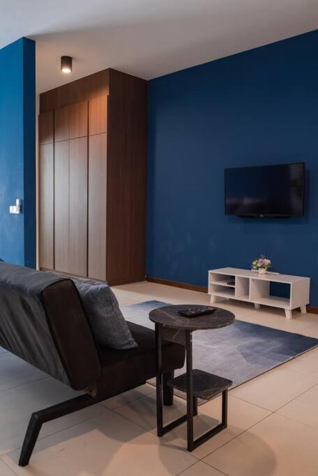 Deluxe Seaview Suite Twin Bed By The Only Bnb Tanjung Tokong Kültér fotó