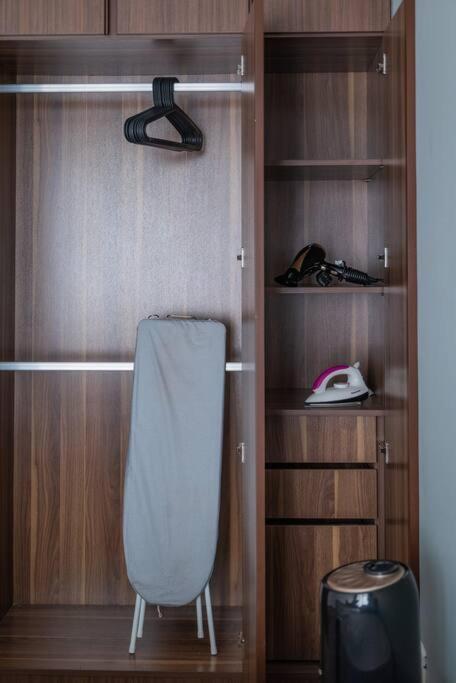 Deluxe Seaview Suite Twin Bed By The Only Bnb Tanjung Tokong Kültér fotó